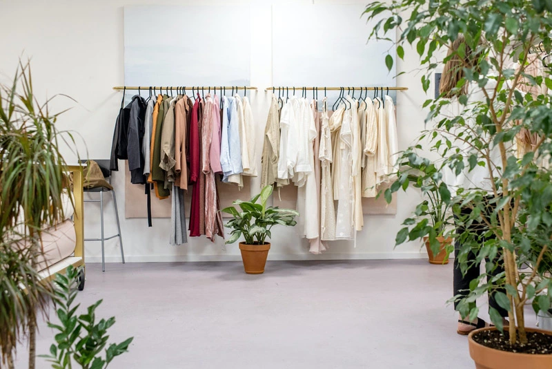 Wet clothes hanging will prevent dryness in the aircon room