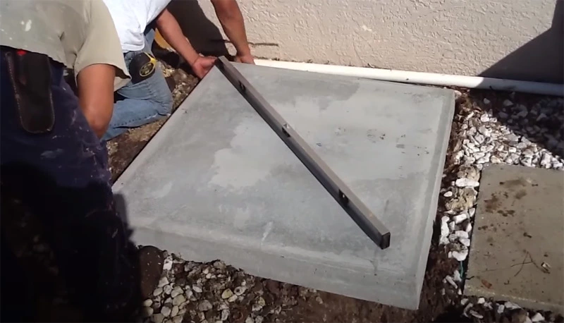 Leveling air conditioner pad