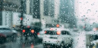Does AC defog windows